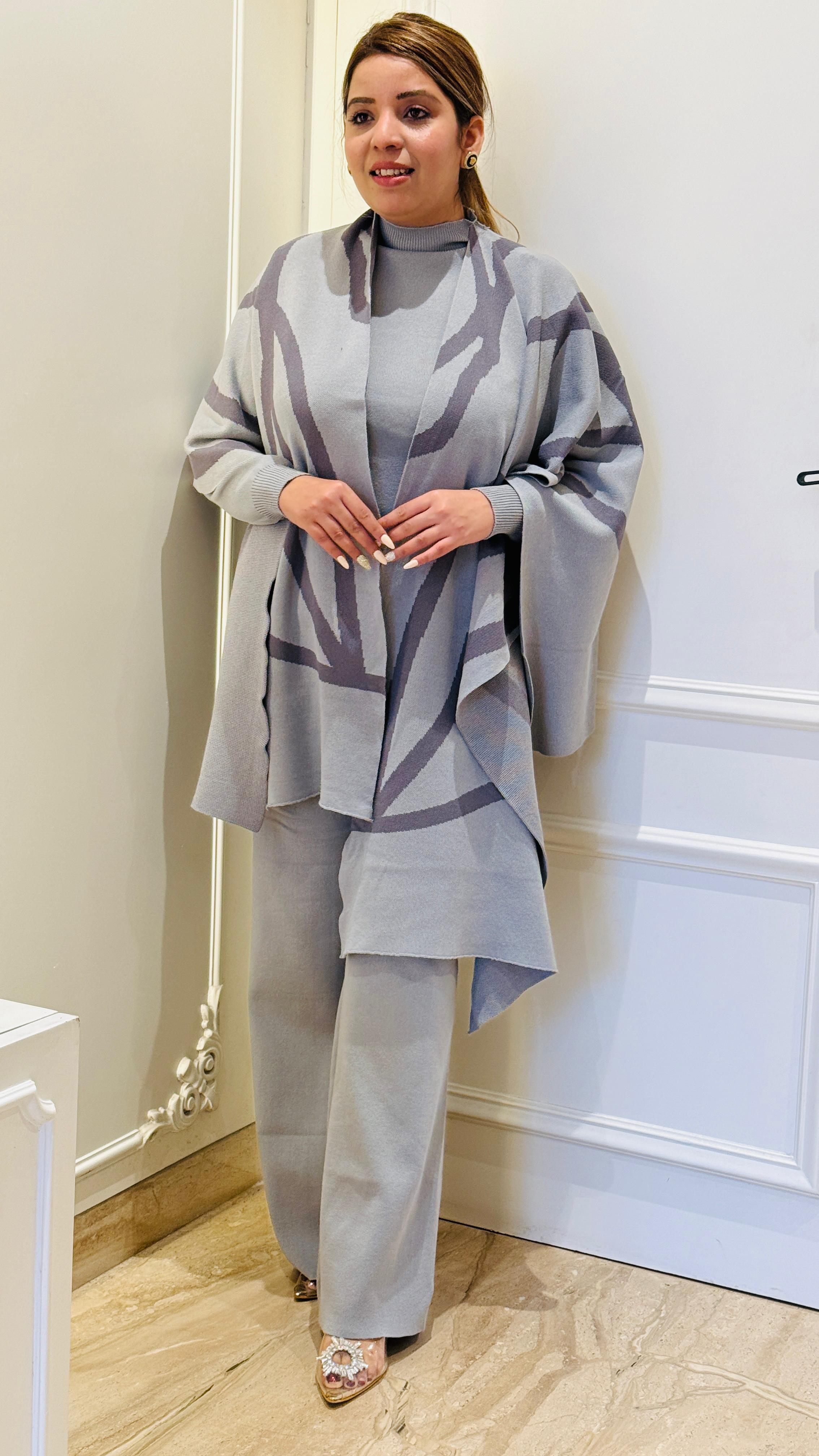 Grey Stretchable Warm Cord Set with Cape Bottom