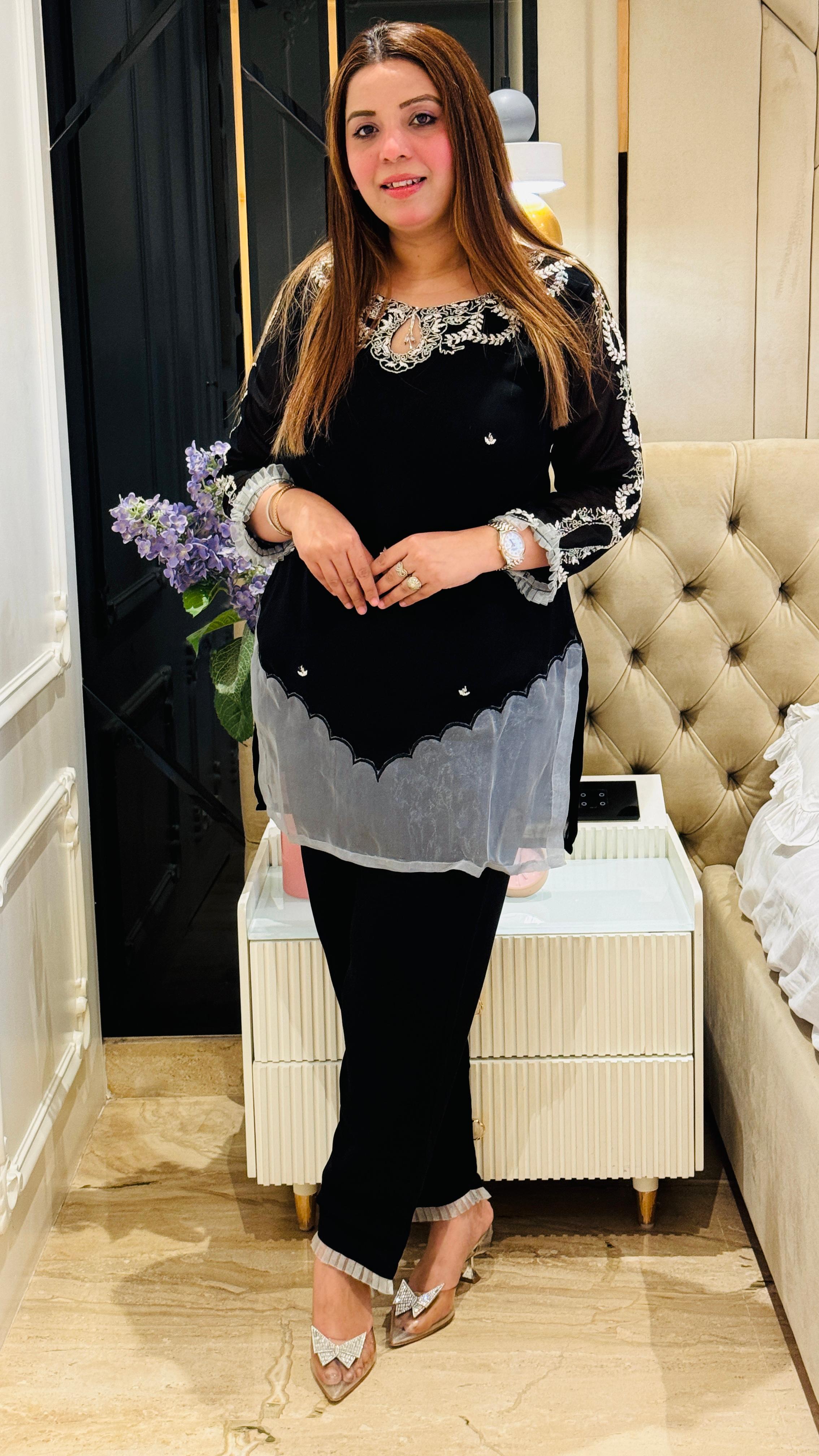 Black Elegant Cord Set