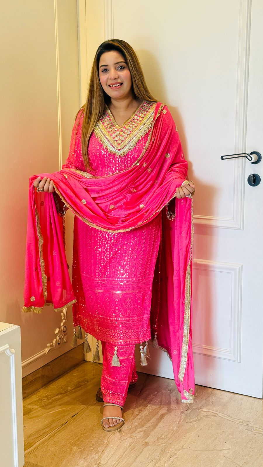 Noor Lakhnavi Mokaish Suit Set (Pink)