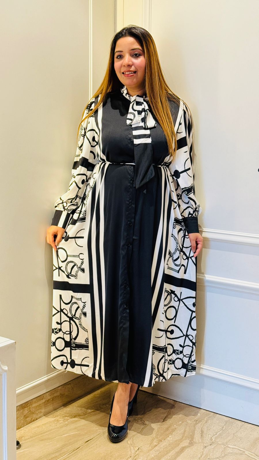 Selena Crape Dress- Black