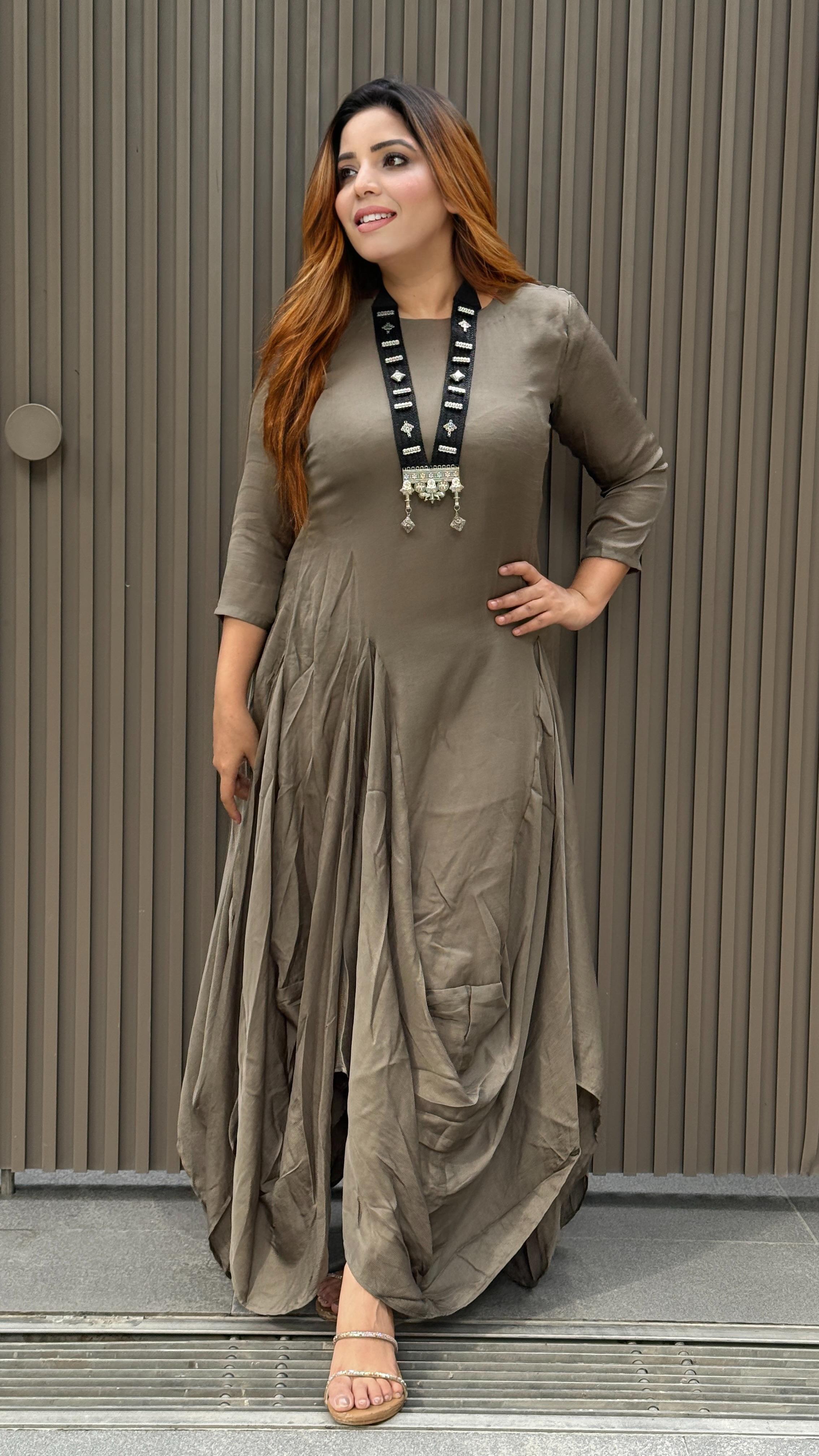 Yashira Dress with Necklace- Gray