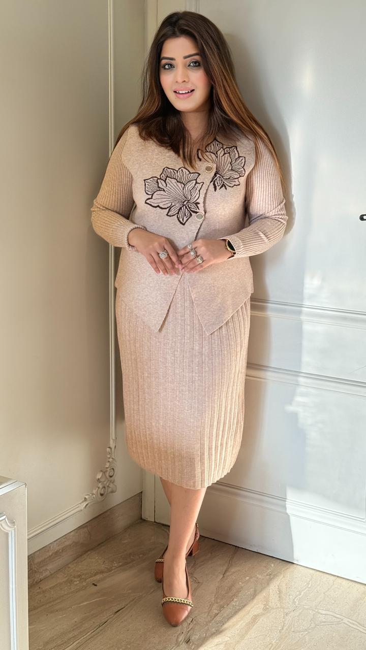 Nivora Nesting Dress- Brown, Beige, Grey, Black