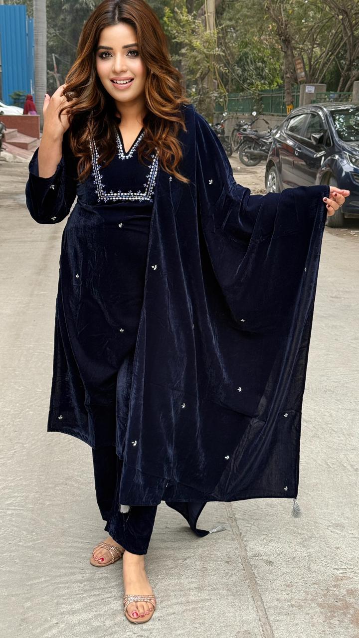 Maviye Blue Velvet Suit Set