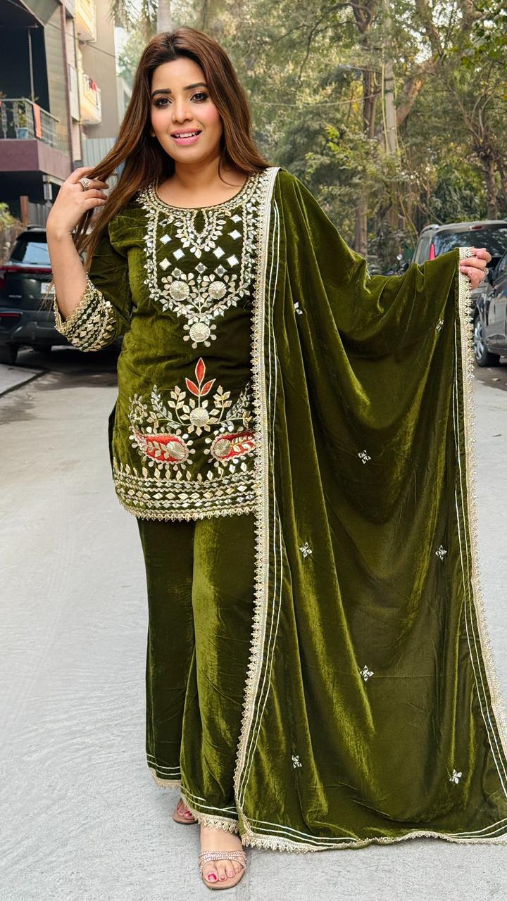 Nesrin Velvet Kurta Suit Set- Green, Blue, Red