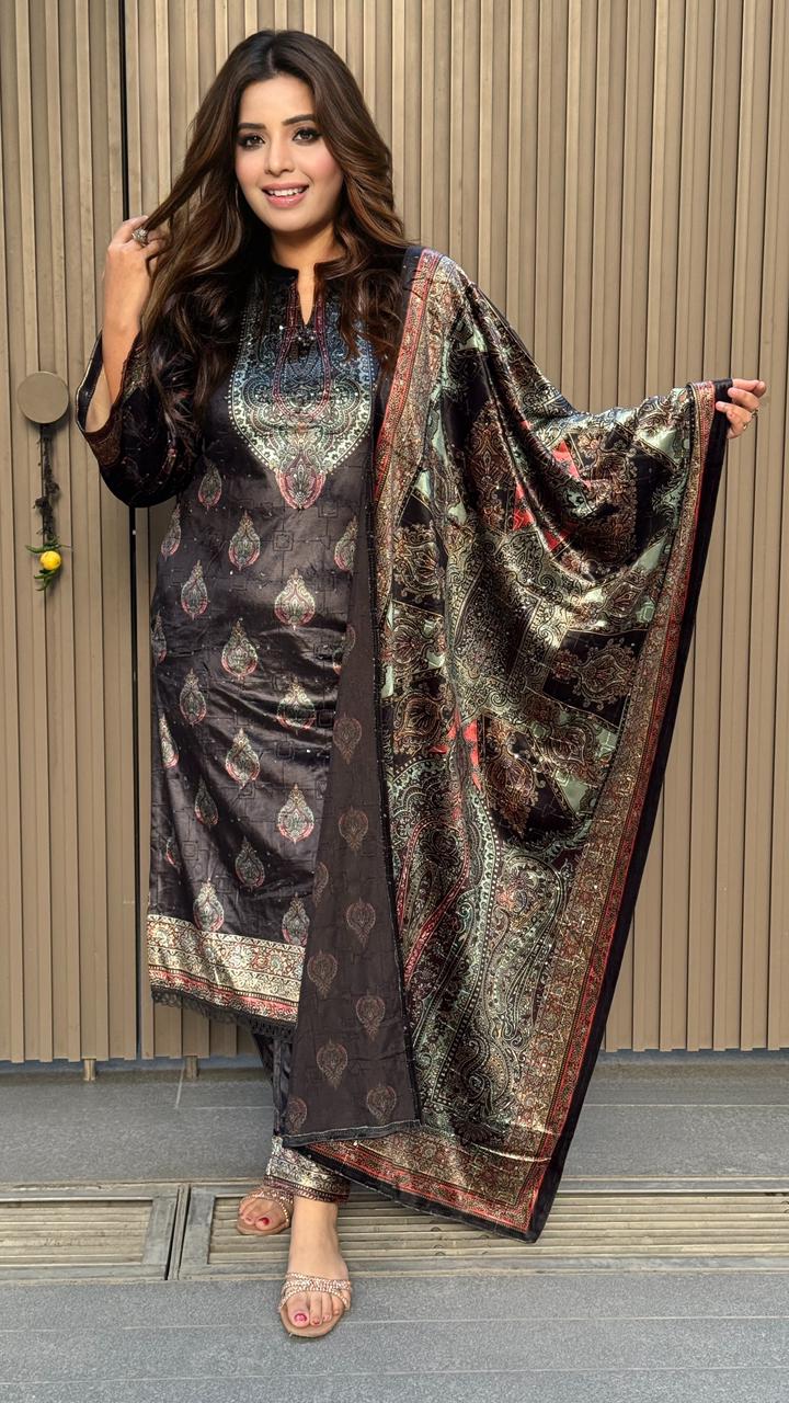 Nisra Velvet Suit Set- Black