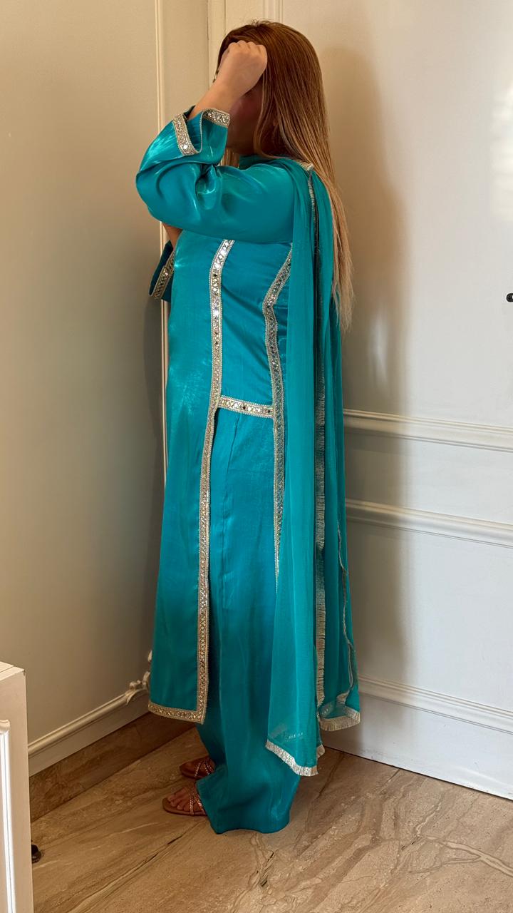 Zehraana Satin Suit Set- Blue