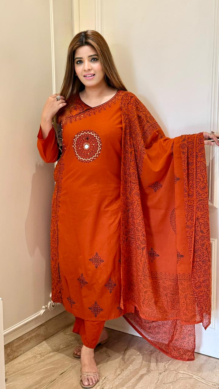 Aanvika Cotton Suit Set- Red