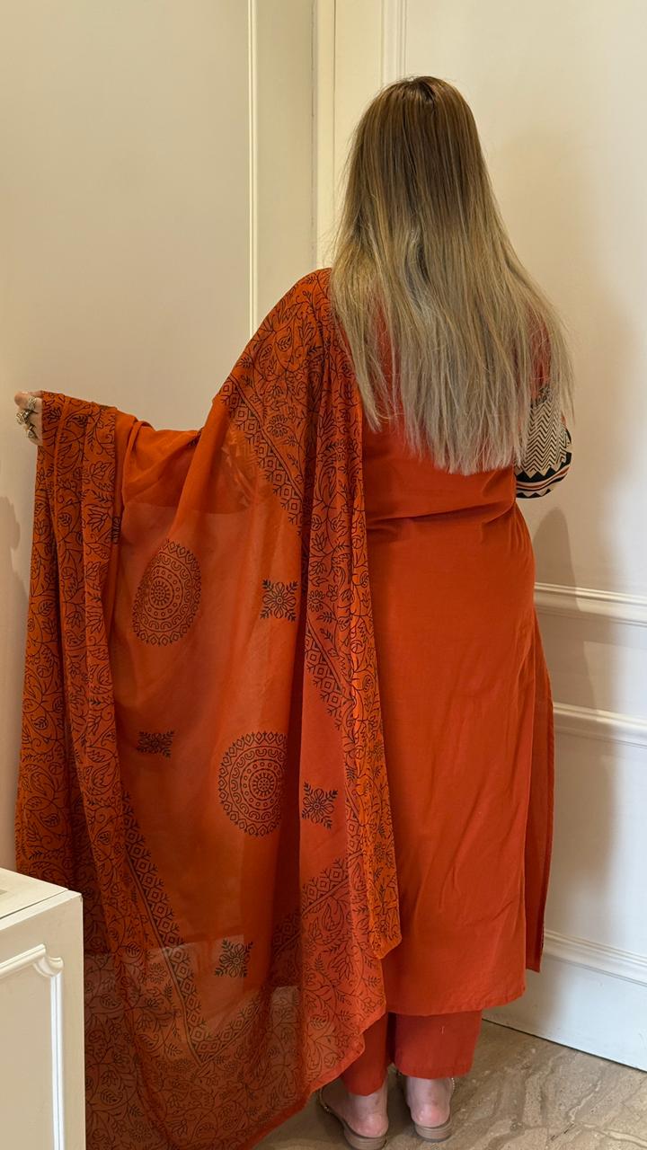 Aanvika Cotton Suit Set- Red