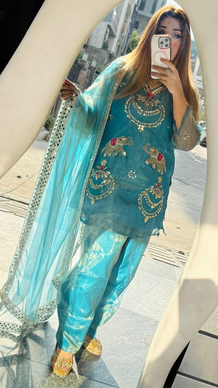 Ishaani Farshi Suit Set-