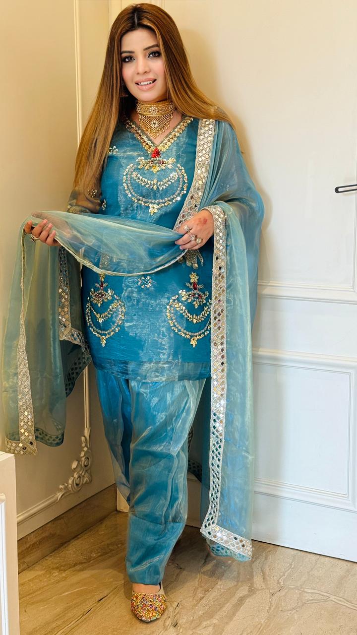 Ishaani Farshi Suit Set-