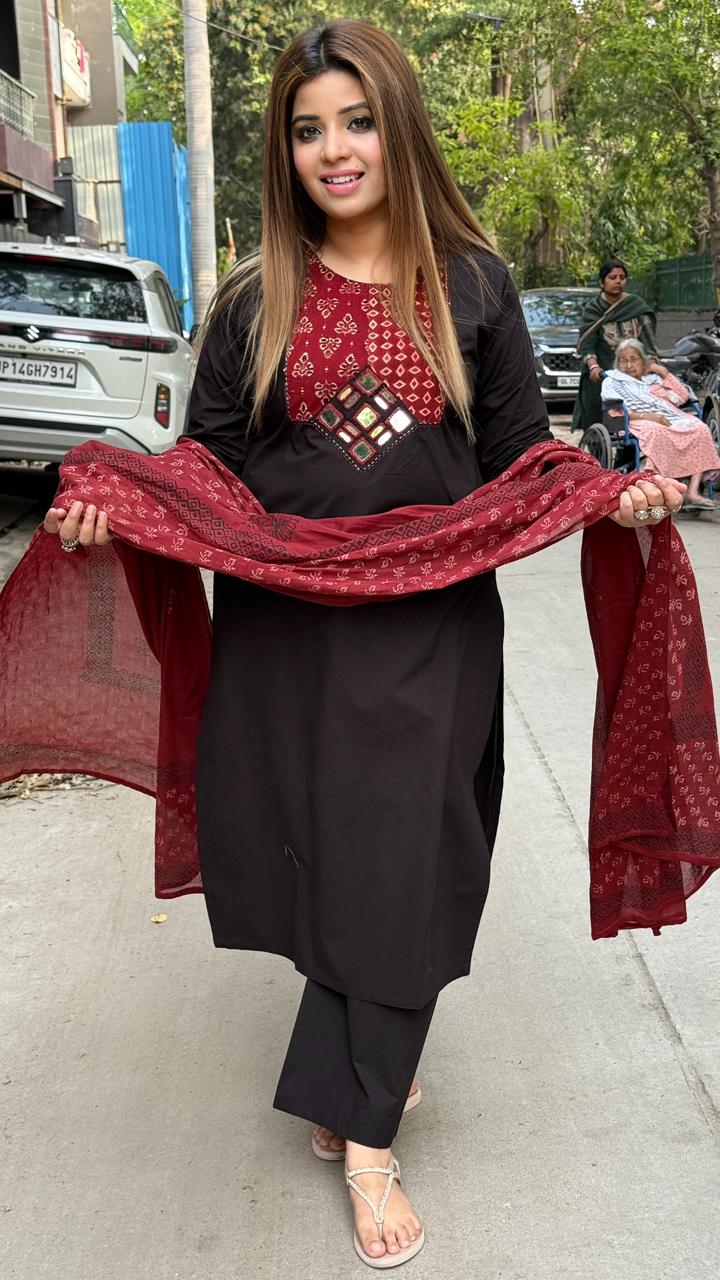 Saumyaa Cotton Suit Set- Black