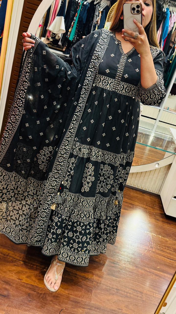 Charvaya Cotton Anarkali Set- Black