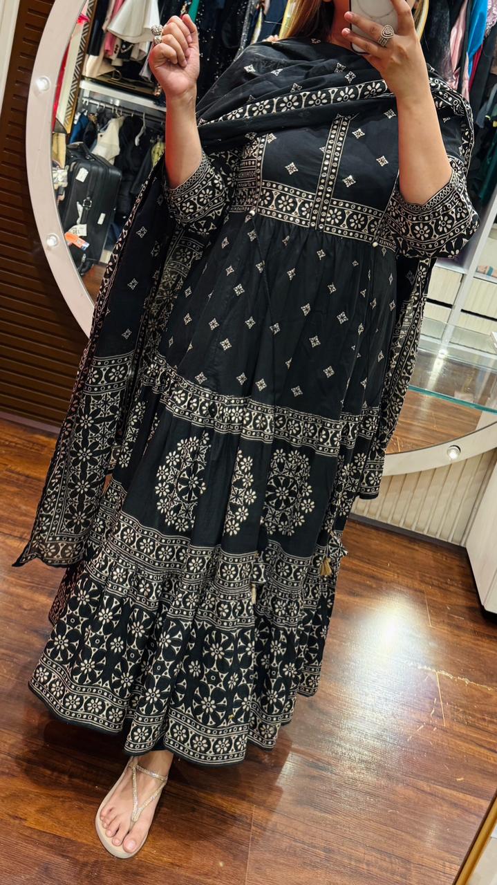 Charvaya Cotton Anarkali Set- Black