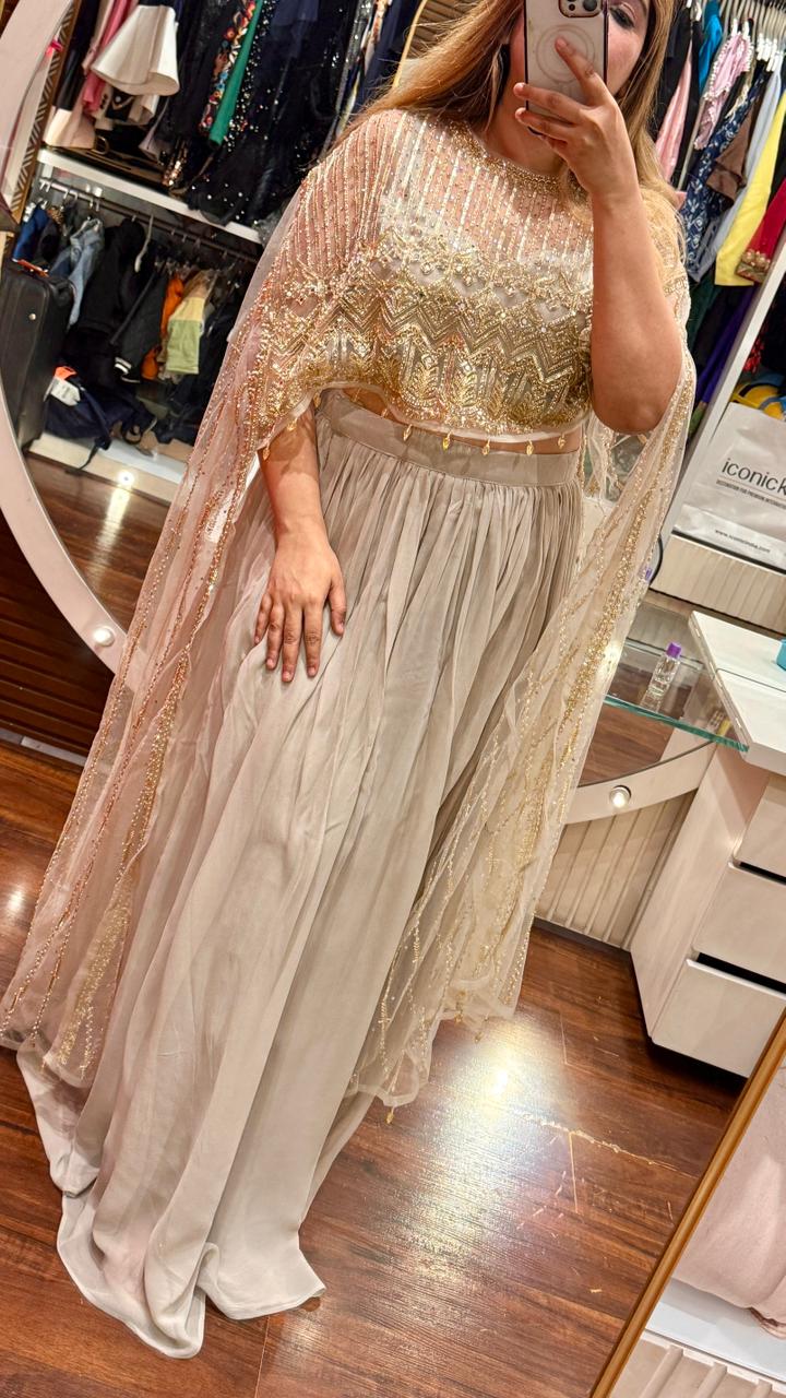 Mehzaaya Cape Set- Golden