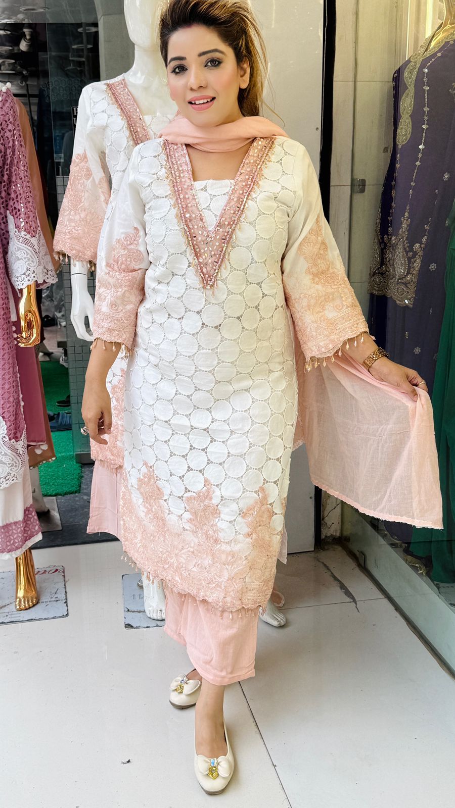 Vaishnaviya Schiffli Set- White