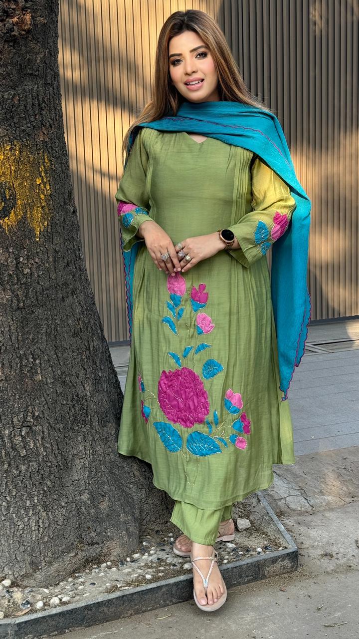 Vasvika Pure Mal Cotton Suit Set- Green, Beige