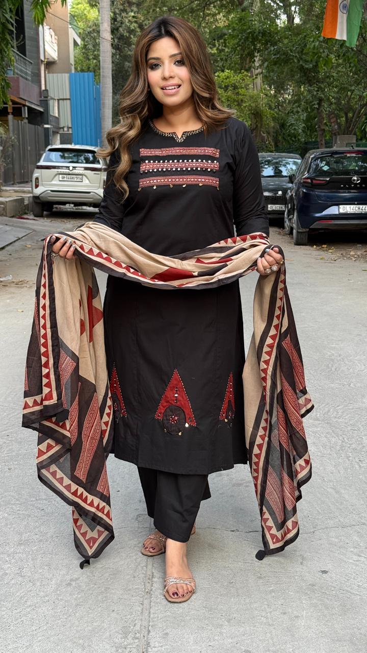 Iravira Cotton Suit Set- Black