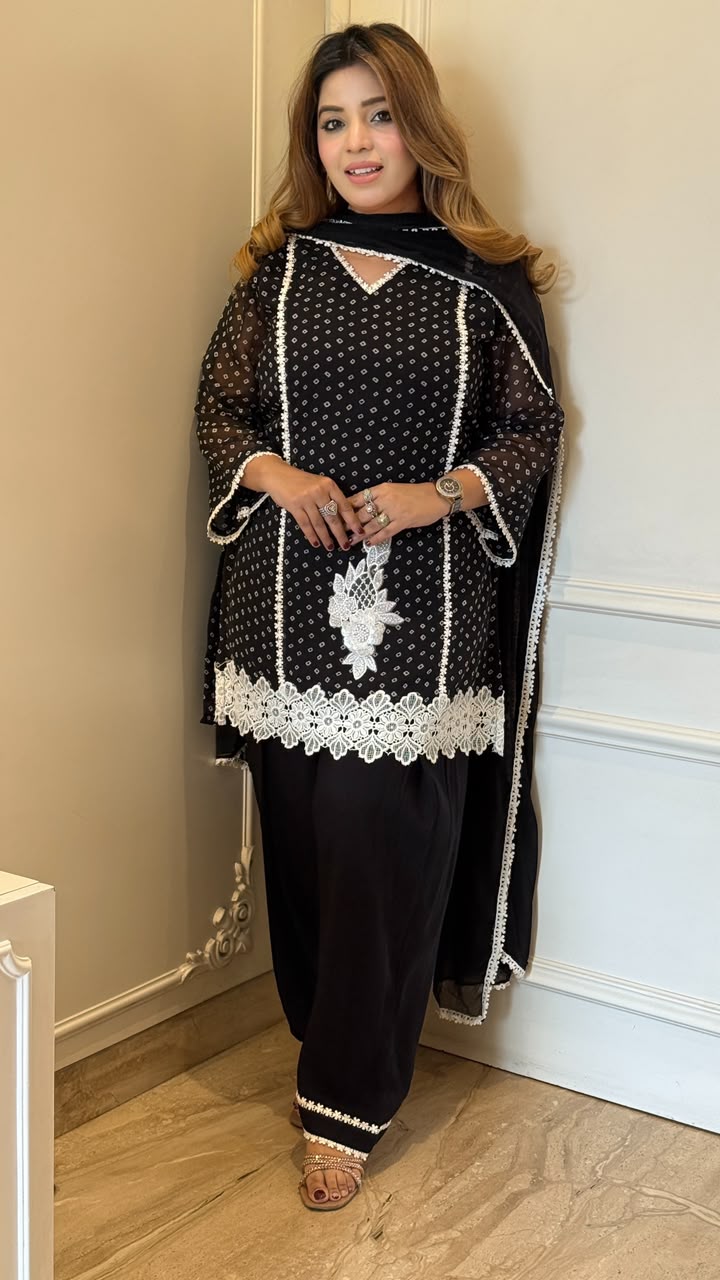 Aradhya Farshi Salwar Suit Set- Black