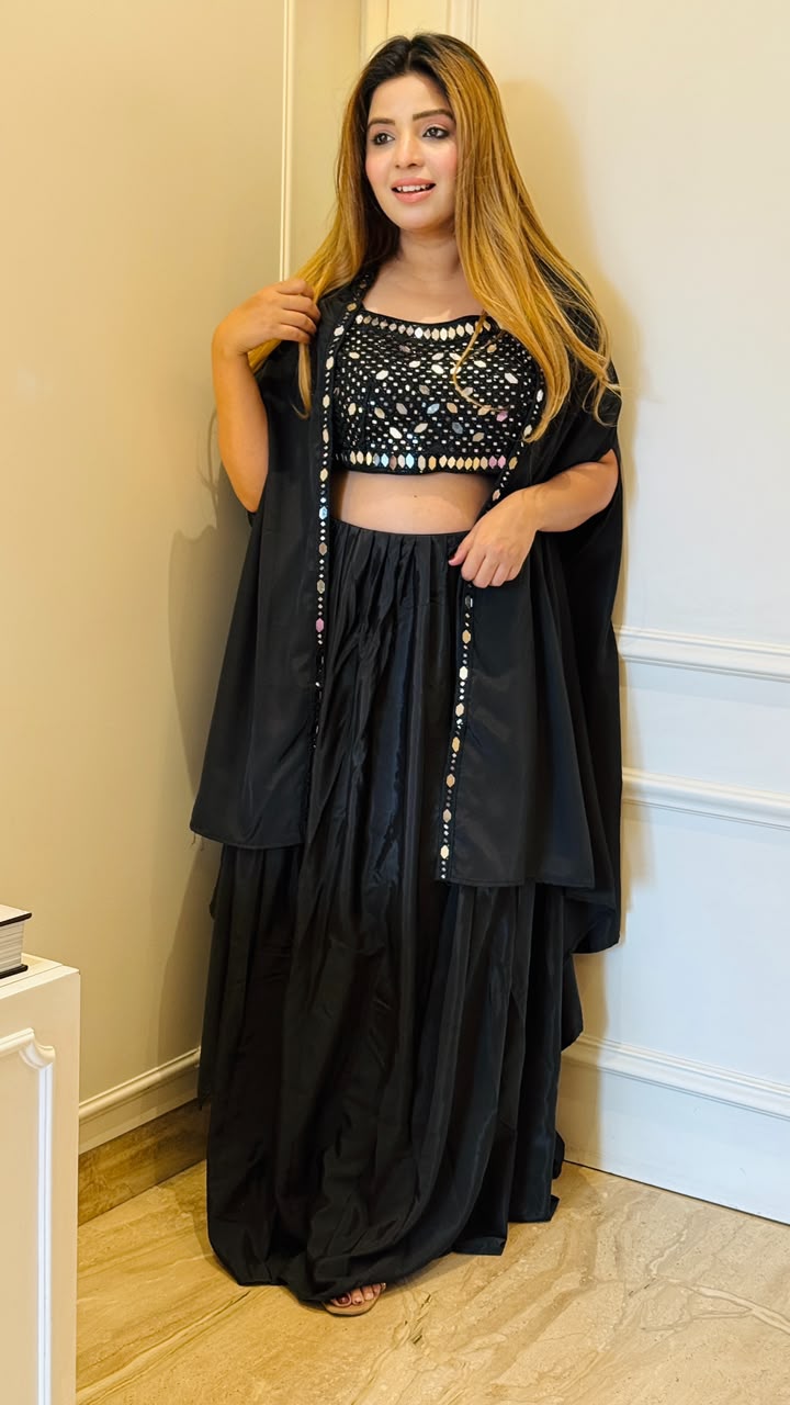 Geetika Cape Set- Black