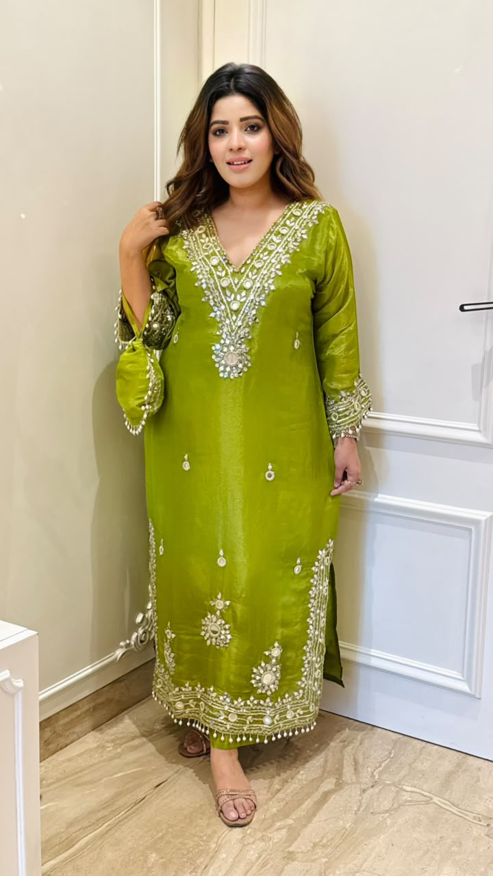 Apeksha Shimmer Firaan Set- Green