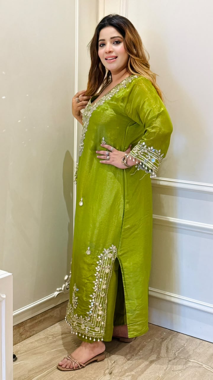Apeksha Shimmer Firaan Set- Green