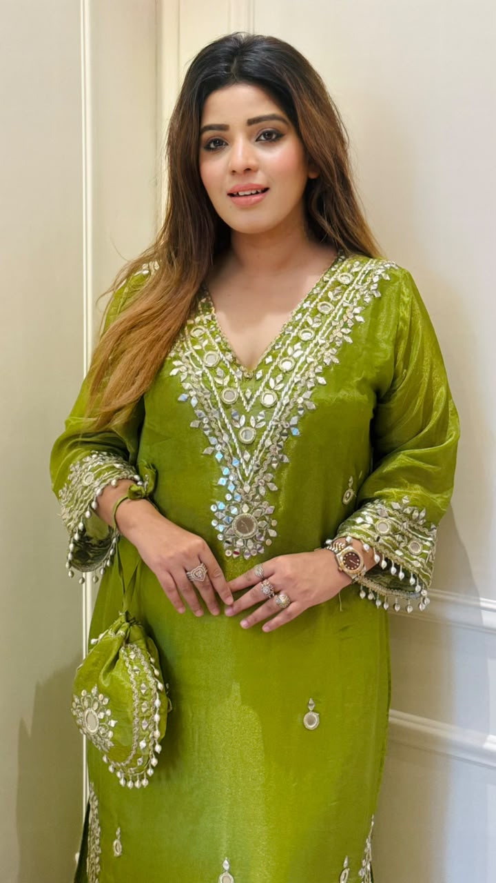Apeksha Shimmer Firaan Set- Green