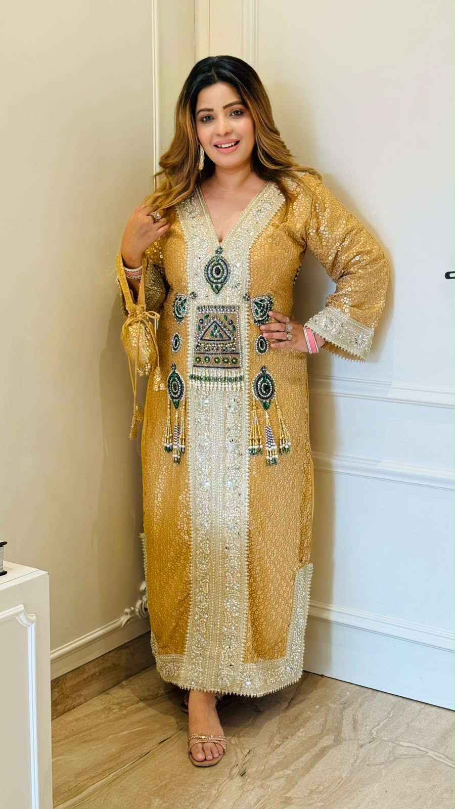 Manasvi Sequin Firaan- Beige
