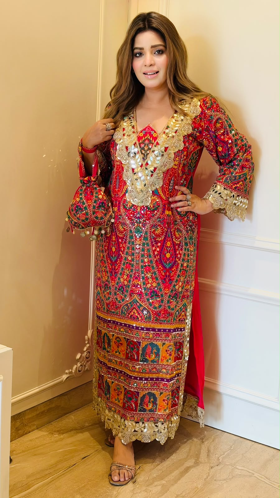 Yamini Patola Firaan- Pink