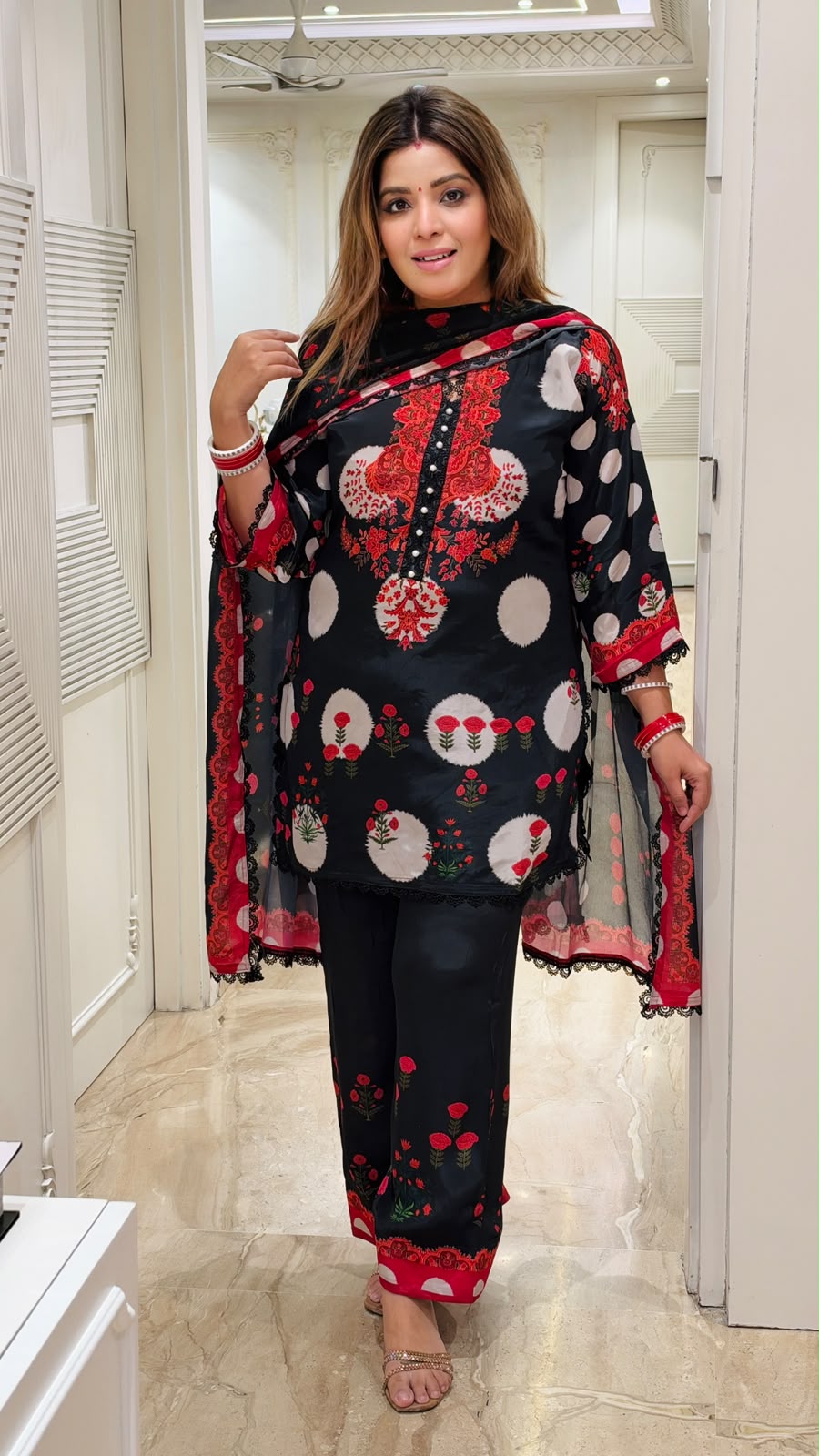 Yami Crepe Pakistani Suit Set- Black