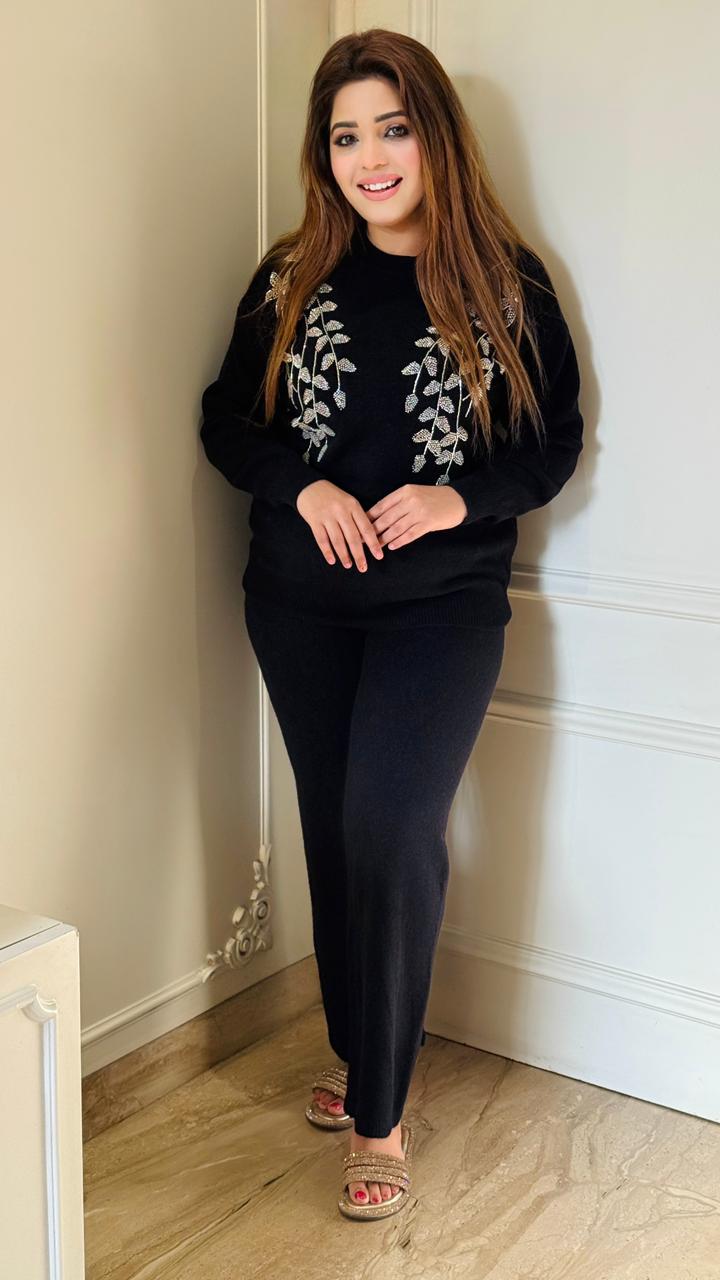 Winterlyn Warm Cordset- White, Blue, Bown, Black